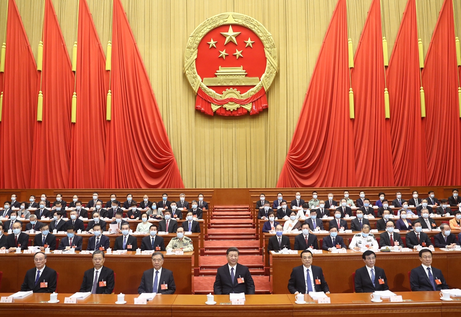 5月22日，第十三屆全國人民代表大會(huì )第三次會(huì )議在北京人民大會(huì )堂開(kāi)幕。黨和國家領(lǐng)導人習近平、李克強、汪洋、王滬寧、趙樂(lè )際、韓正、王岐山等出席，栗戰書(shū)主持大會(huì )。