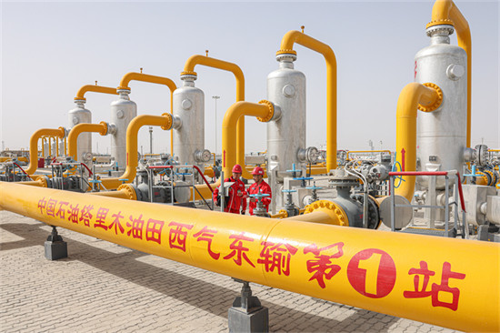 塔里木油田西氣東輸管網(wǎng)。 王成凱攝